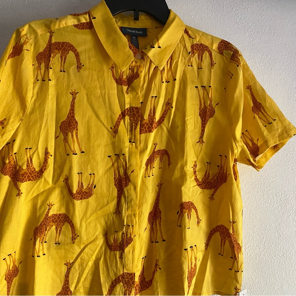 New! Never Worn!Modcloth Button Down Yellow Giraffe Print short sleeve shirt.